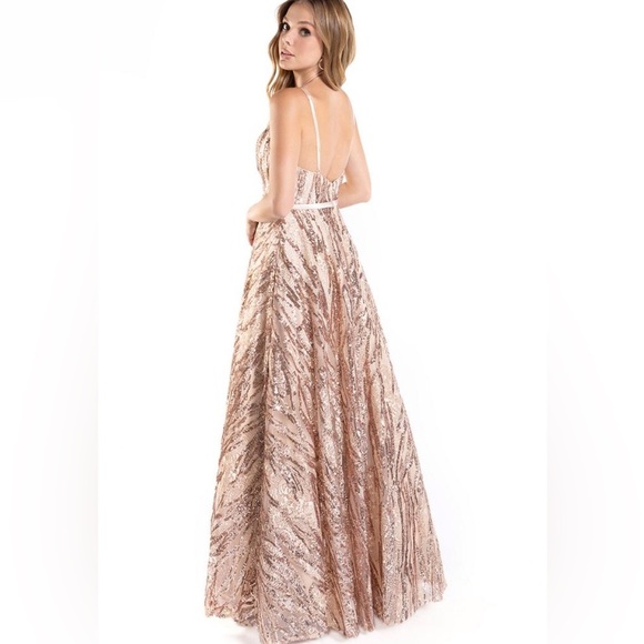 Lucci Lu 28016 Formal Dress in Gold Size 6 - Picture 2 of 14